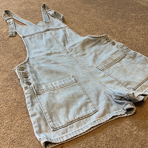 Forever 21 Jean Short Overall - Picture 5 of 6